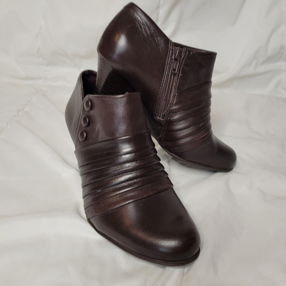 Nurture Brown Leather Vyctoria Zip up Ankle Boots